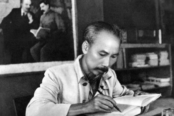 Đại Bồ Tát Hồ Chí Minh