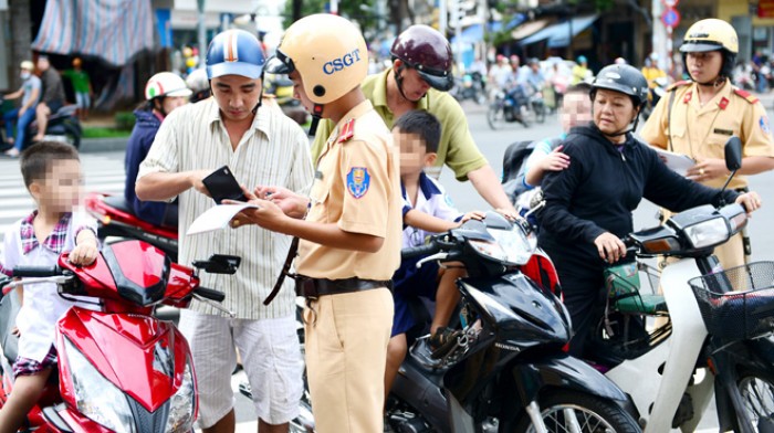 Vì sao CSGT lại "thương lượng" trong vụ "quay lén, tống tiền"?
