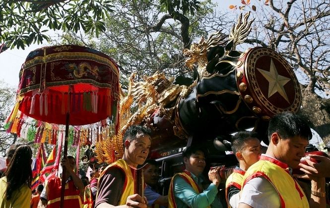 Hàng nghìn người nô nức dự hội rước pháo làng Đồng Kỵ