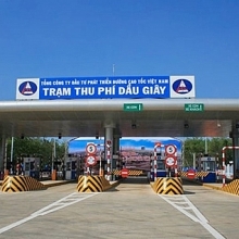hai cuu nhan vien cuop hon 2 ty dong tai tram thu phi dau giay linh 39 nam tu