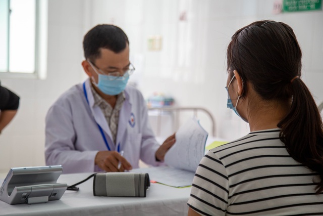 Chưa xảy ra tác dụng phụ nặng khi tiêm vắc xin Covid-19 sản xuất trong nước - 4