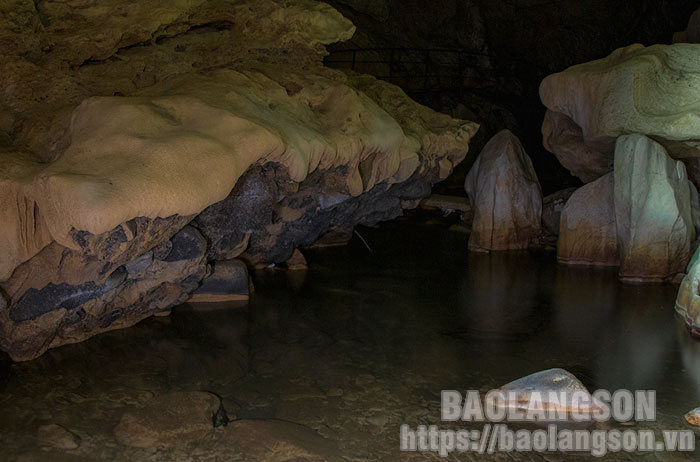 Vẻ đẹp hoang sơ của hang Keeng Tao