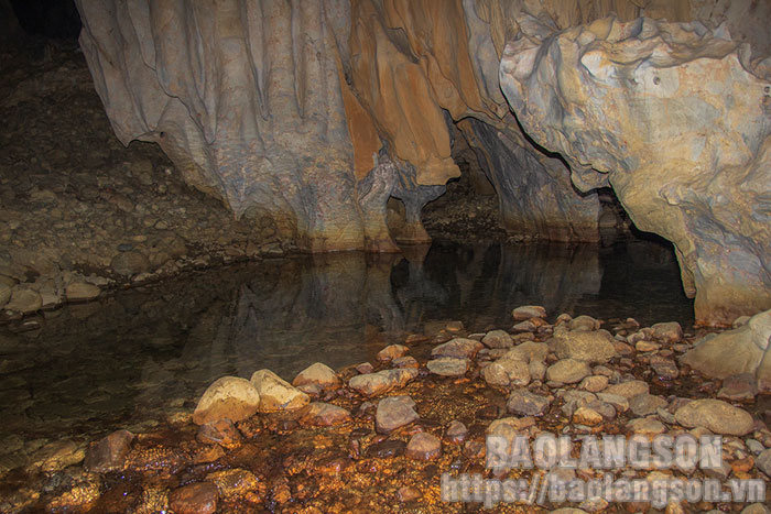 Vẻ đẹp hoang sơ của hang Keeng Tao