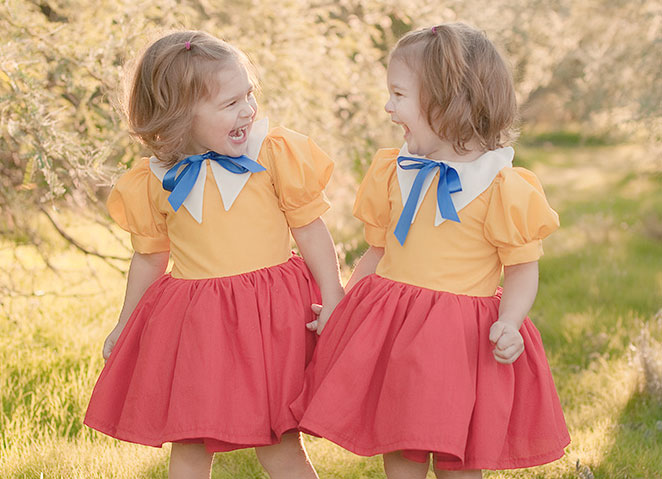 Trang phục đáng yêu cho các cặp song sinh Trang phục đáng yêu cho các cặp song sinh