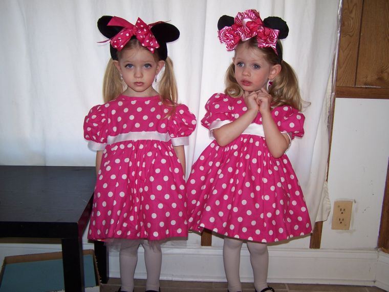 Trang phục đáng yêu cho các cặp song sinh Trang phục đáng yêu cho các cặp song sinh