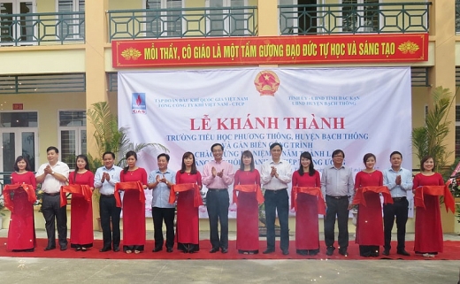 tap doan dau khi quoc gia viet nam khanh thanh truong hoc o bac kan