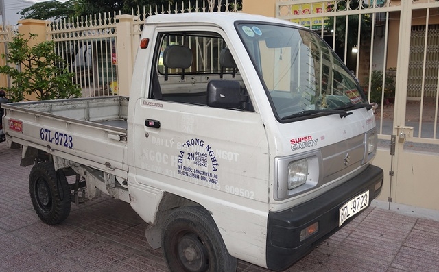 trom o to giua ban ngay dung ma tau tan cong nguoi truy bat