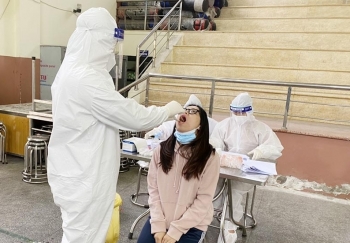 Hà Nội xét nghiệm sàng lọc đối tượng nguy cơ mắc Covid-19 tại cộng đồng