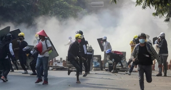 Hàn Quốc đóng băng trao đổi quốc phòng, xét lại viện trợ cho Myanmar
