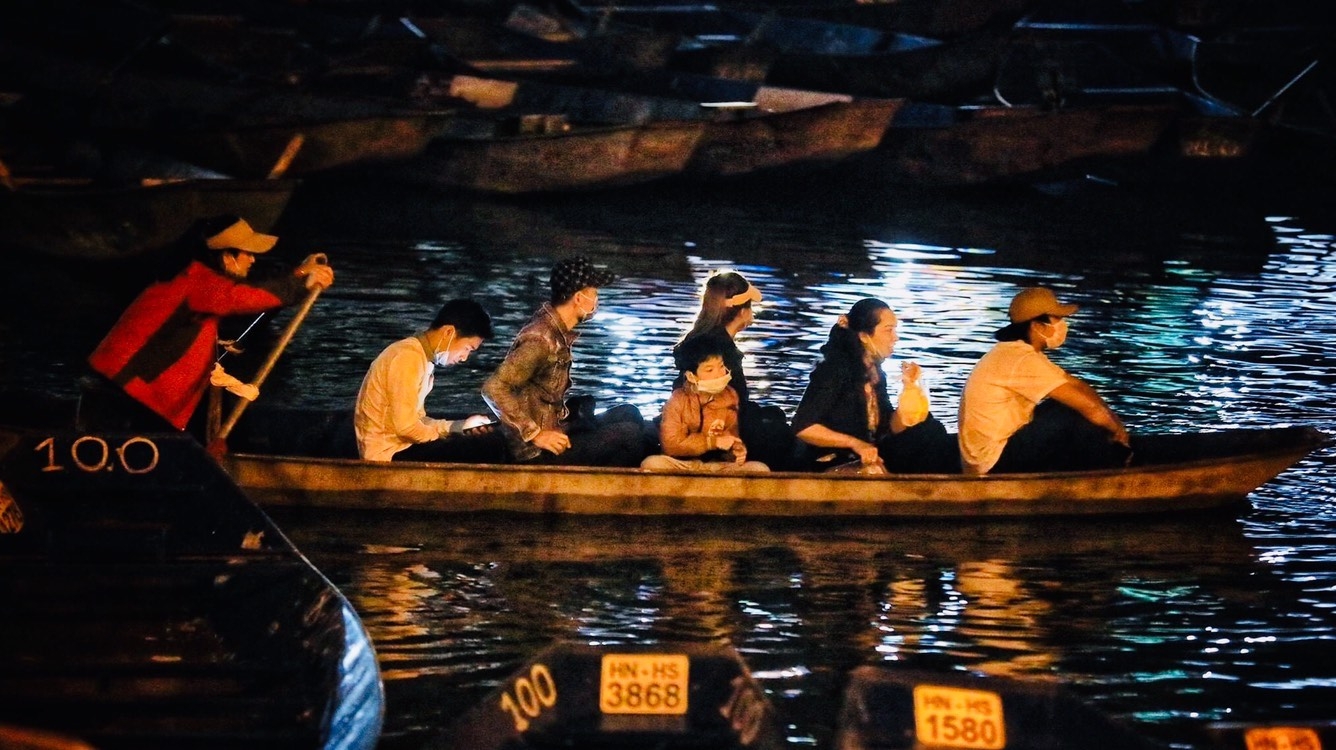 Tháng ba, vãn cảnh chùa Hương