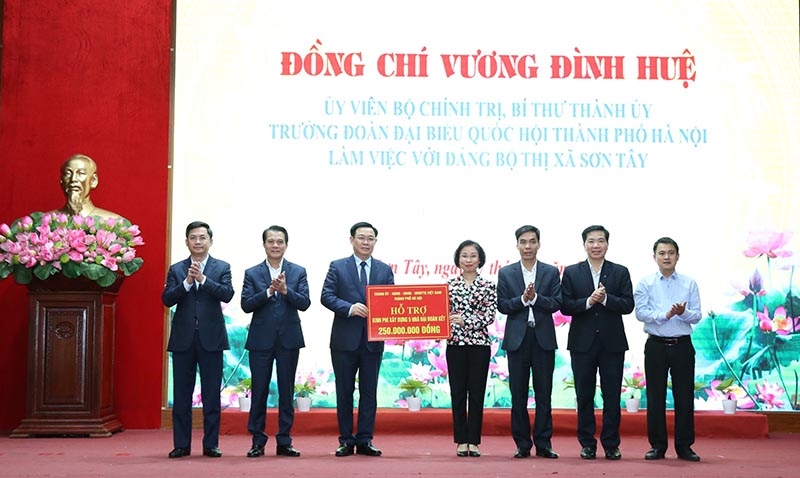 Bí thư Thành ủy Vương Đình Huệ: Thị xã Sơn Tây cần lấy văn hoá làm điểm tựa để khơi dậy tiềm năng cho phát triển