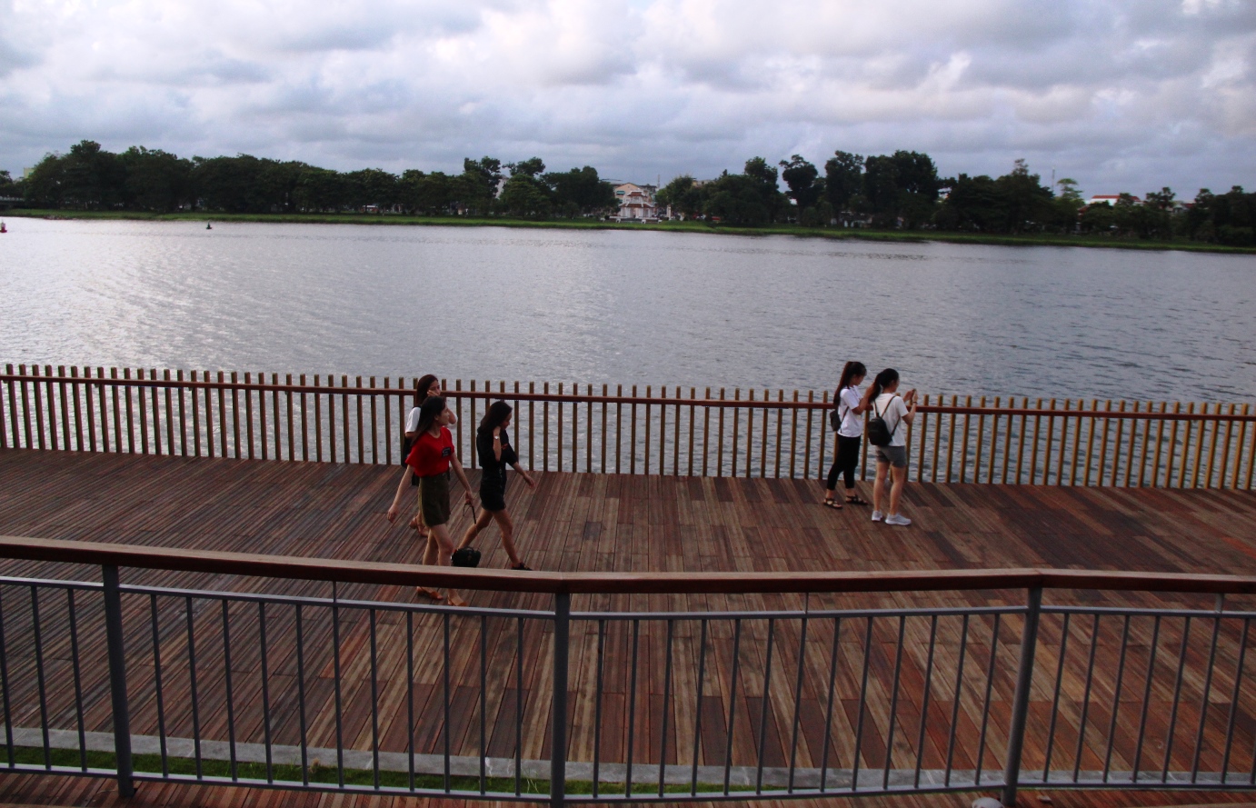 Chùm ảnh: Cung đường thơ mộng giữa lòng Cố đô Huế Chùm ảnh: Cung đường thơ mộng giữa lòng Cố đô Huế