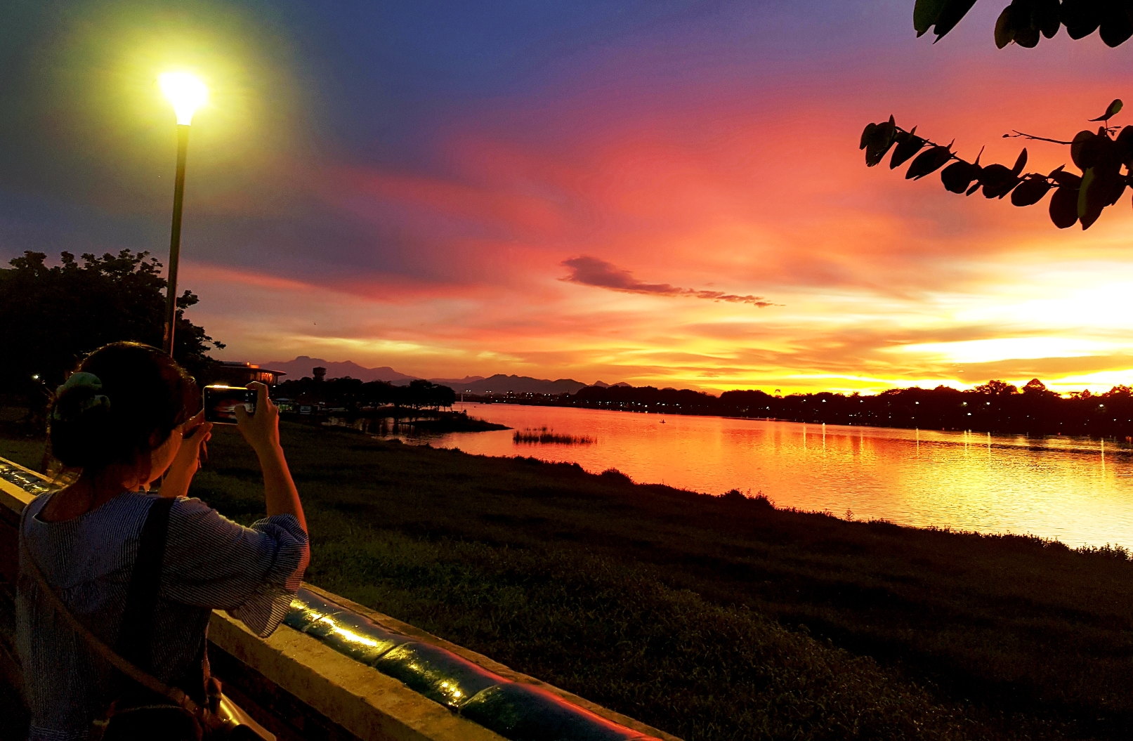 Chùm ảnh: Cung đường thơ mộng giữa lòng Cố đô Huế Chùm ảnh: Cung đường thơ mộng giữa lòng Cố đô Huế