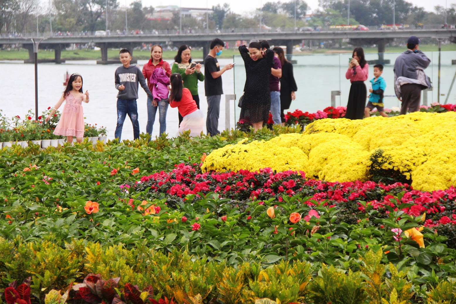 Chùm ảnh: Cung đường thơ mộng giữa lòng Cố đô Huế Chùm ảnh: Cung đường thơ mộng giữa lòng Cố đô Huế