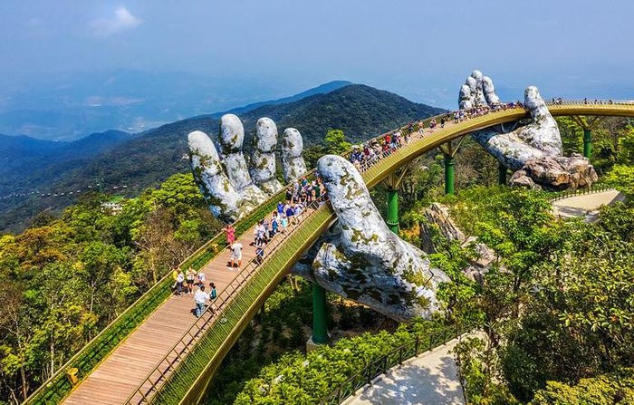 Cầu Vàng (Đà Nẵng) đứng đầu danh sách kỳ quan mới của thế giới