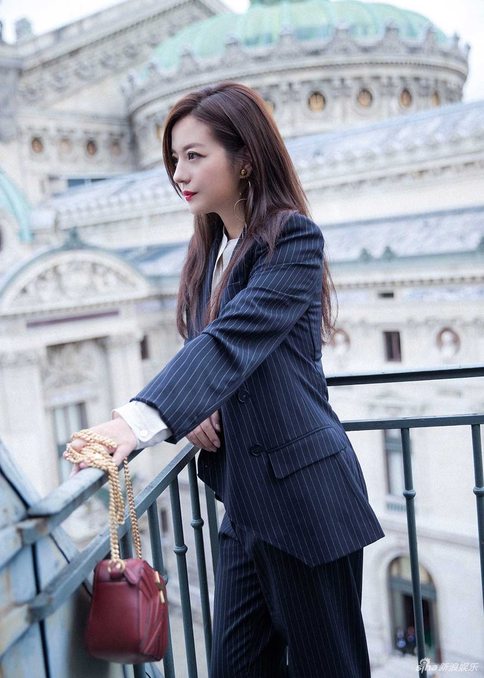 Thêm bằng chứng Triệu Vy hẹn hò thiếu gia kém tuổi