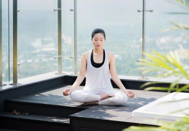 Thiền - một phương pháp giúp làm giảm ù tai, nghe kém sau mắc COVID-19.