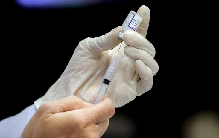 Bộ Y tế giải trình vì sao chậm mua vaccine phòng Covid-19 cho trẻ
