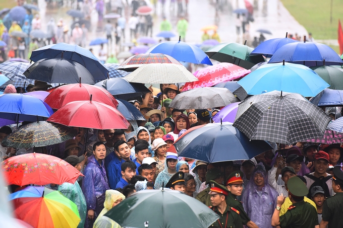 hang chuc nghin nguoi dang huong tuong cac nho vua hung