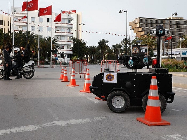 Mục sở thị robot tuần tra ở Tunisia muc so thi robot tuan tra o tunisia