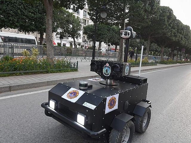 Mục sở thị robot tuần tra ở Tunisia muc so thi robot tuan tra o tunisia