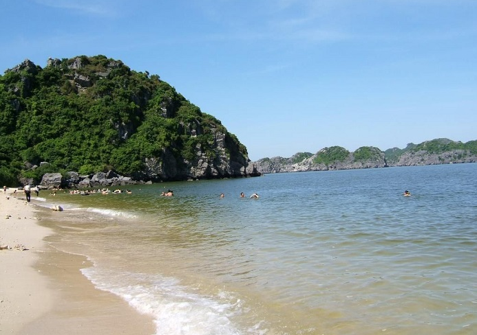 Thưởng ngoạn vẻ đẹp và không gian yên bình trên đảo Ti Tốp