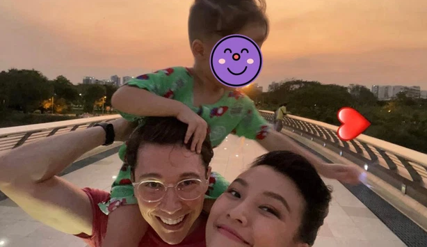 Chồng Tây xác nhận ly hôn Á hậu - MC Hoàng Oanh