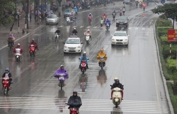 Bắc Bộ mưa gia tăng, Trung Bộ nắng nóng kéo dài