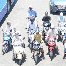 ha noi cu ong dot tu ngoai duong do soc nhiet