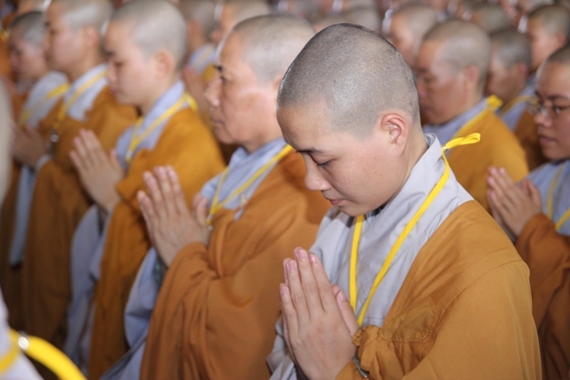 Vì sao xuất gia đi tu phải cạo tóc?