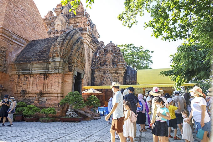 Đưa tín ngưỡng thờ Mẫu thành sản phẩm du lịch