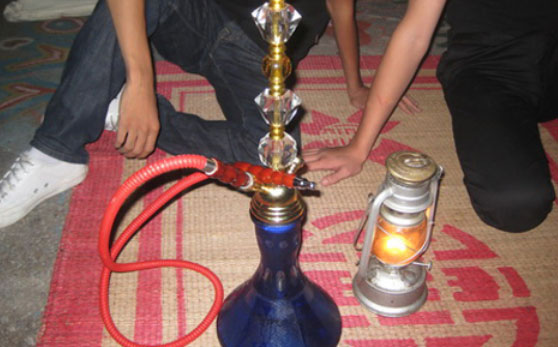 Đêm mê cuồng với shisha “vỉa hè”