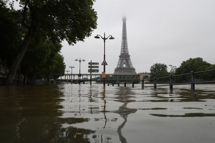 can canh ngap lut tai kinh do hoa le paris