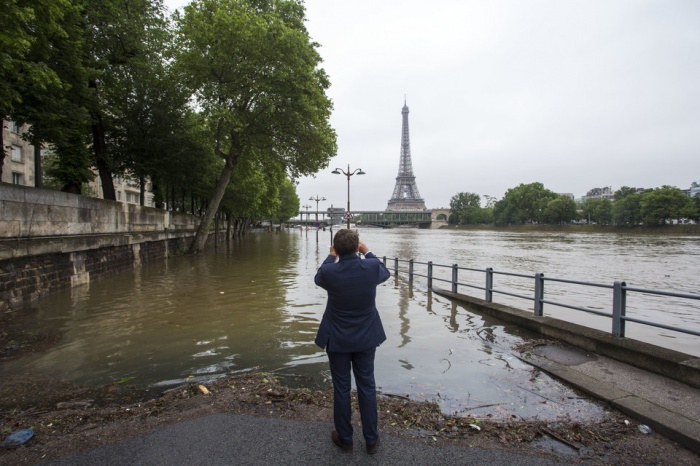 can canh ngap lut tai kinh do hoa le paris