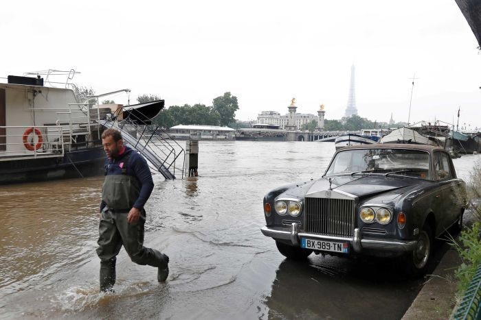 can canh ngap lut tai kinh do hoa le paris