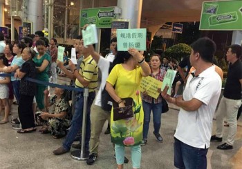 Những kẻ “xâm lăng văn hóa”