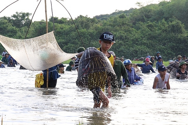 hang ngan nguoi dan doi nang loi bun tim van may