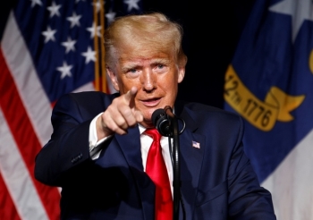Ông Trump tuyên bố sẽ "sớm giành lại Nhà Trắng"