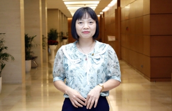 Chờ đợi câu trả lời thẳng thắn, trách nhiệm