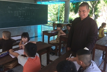 Ngôi chùa 16 năm mở lớp học hè miễn phí