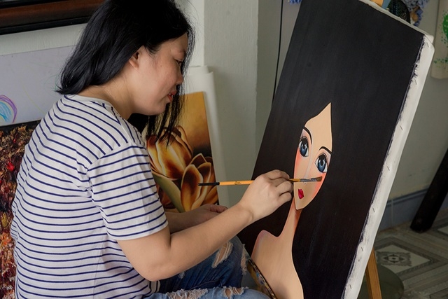 nguoi thoi hon vao soi da
