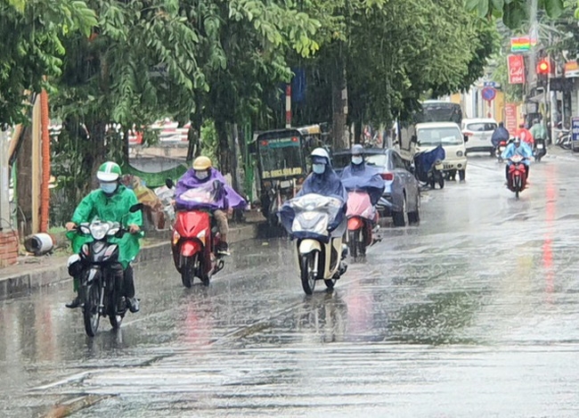 Mưa dông rải rác trên cả nước, nhiều nơi mưa to