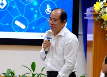 Giám đốc Sở Y tế TPHCM xin lỗi 40.000 đồng nghiệp vì chậm gửi giấy khen