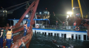 1.000 người chạy đua ứng cứu, tìm kiếm 49 nạn nhân vụ lật tàu ở Quảng Ninh