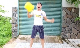 Sao Việt hào hứng với trào lưu “tự dội nước đá”