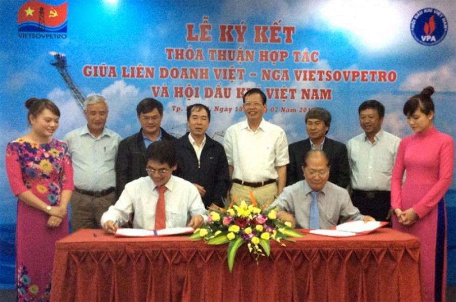 Hội Dầu khí Việt Nam ký Thỏa thuận hợp tác với Vietsovpetro Hội Dầu khí Việt Nam ký Thỏa thuận hợp tác với Vietsovpetro