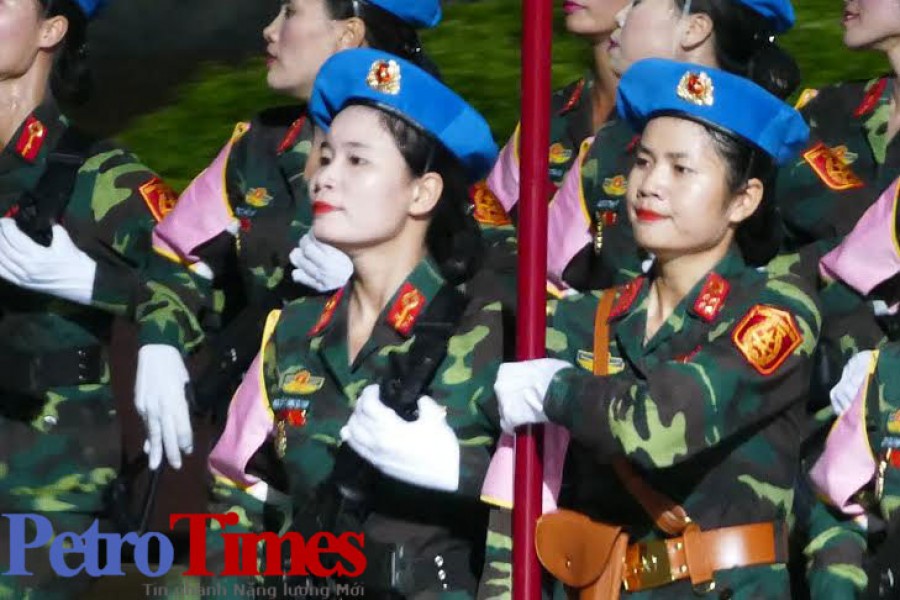 mot-so-hinh-anh-buoi-tong-duyet-duoi-mua-1