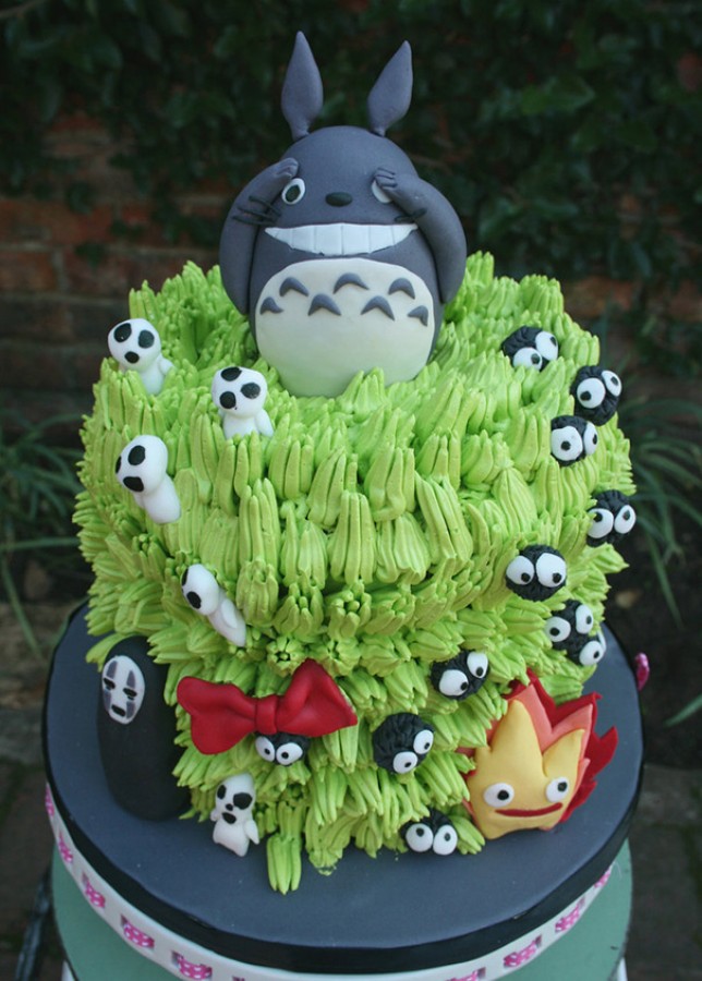 tao-hinh-totoro-de-thuong-tren-banh-ngot-7