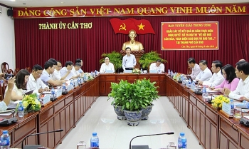 Trưởng ban Tuyên giáo Trung ương: Chúng ta phải xem lại vấn đề chuẩn và vượt chuẩn giáo dục