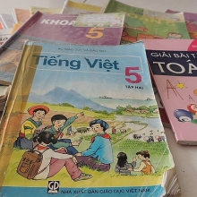 dai bieu quoc hoi lo ngai ve tinh trang doc quyen sach giao khoa